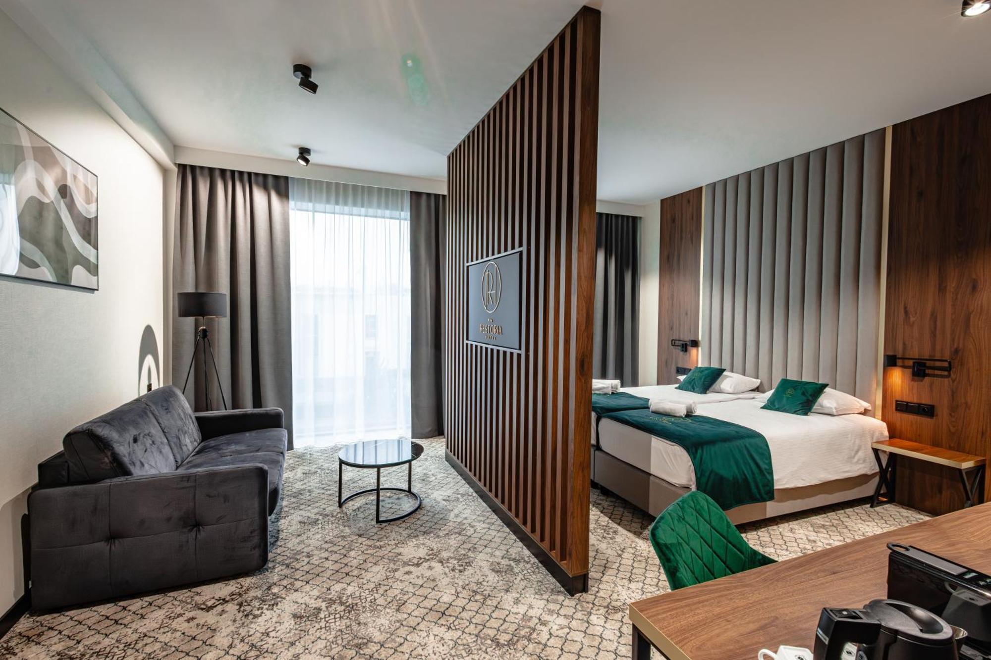 Restoria Hotel*** Radzyn Podlaski Buitenkant foto