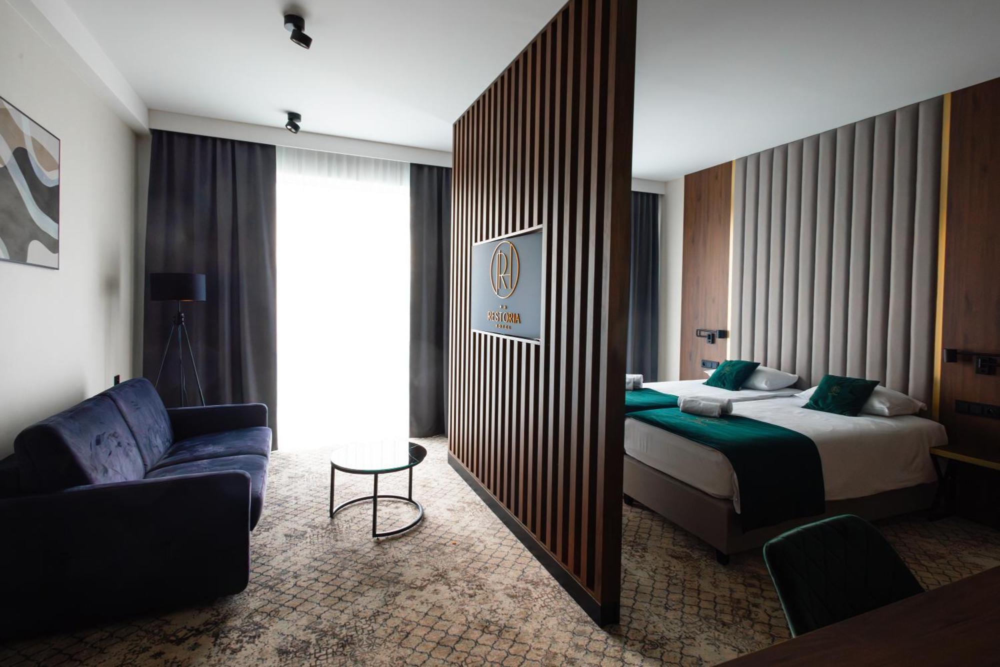 Restoria Hotel*** Radzyn Podlaski Buitenkant foto