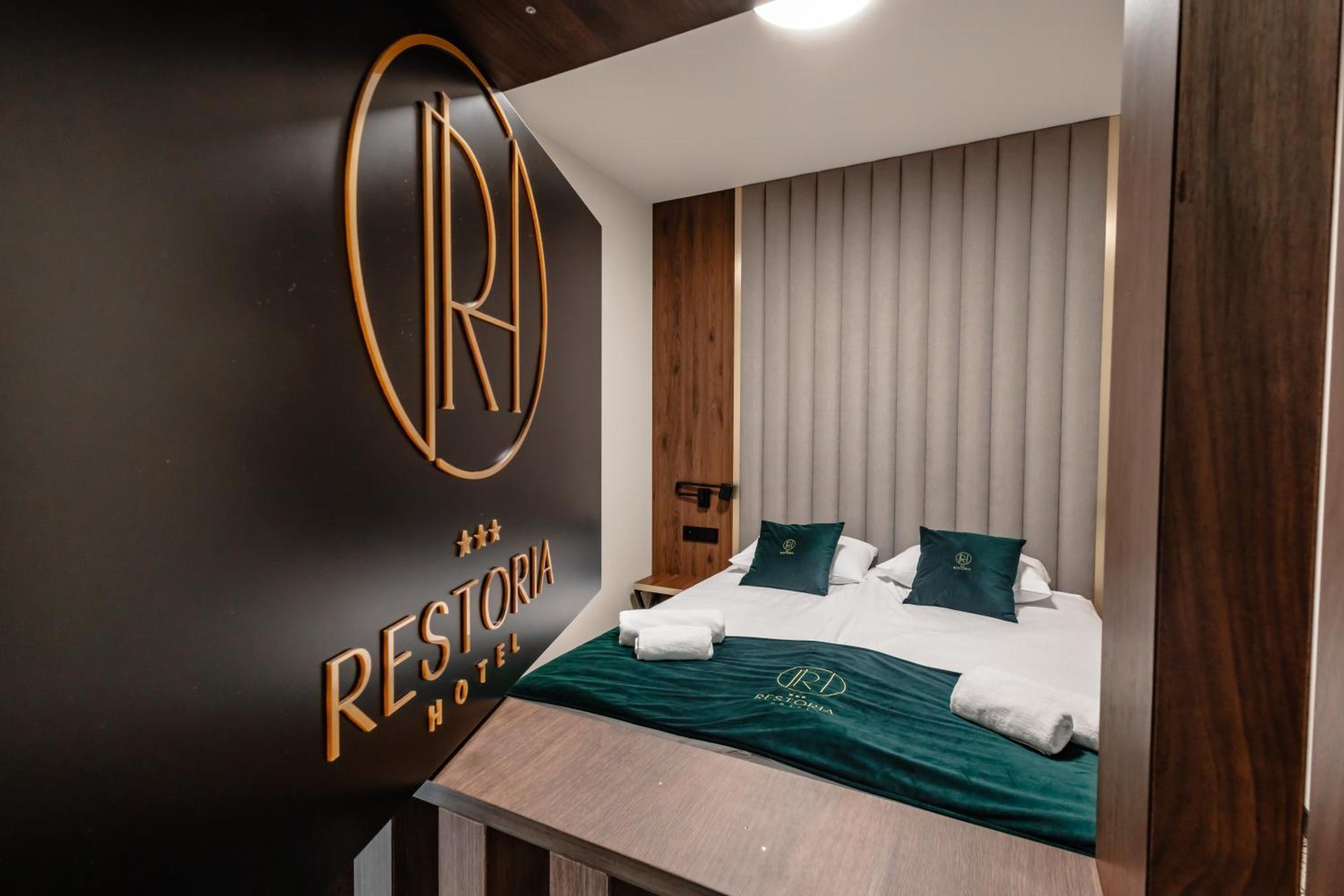 Restoria Hotel*** Radzyn Podlaski Buitenkant foto
