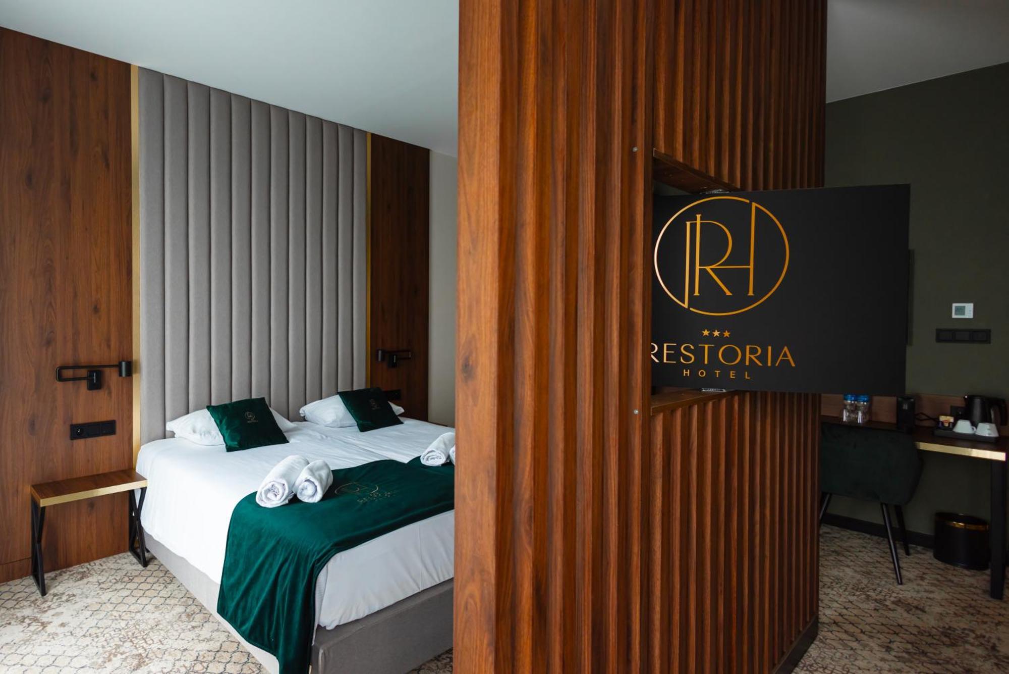 Restoria Hotel*** Radzyn Podlaski Buitenkant foto
