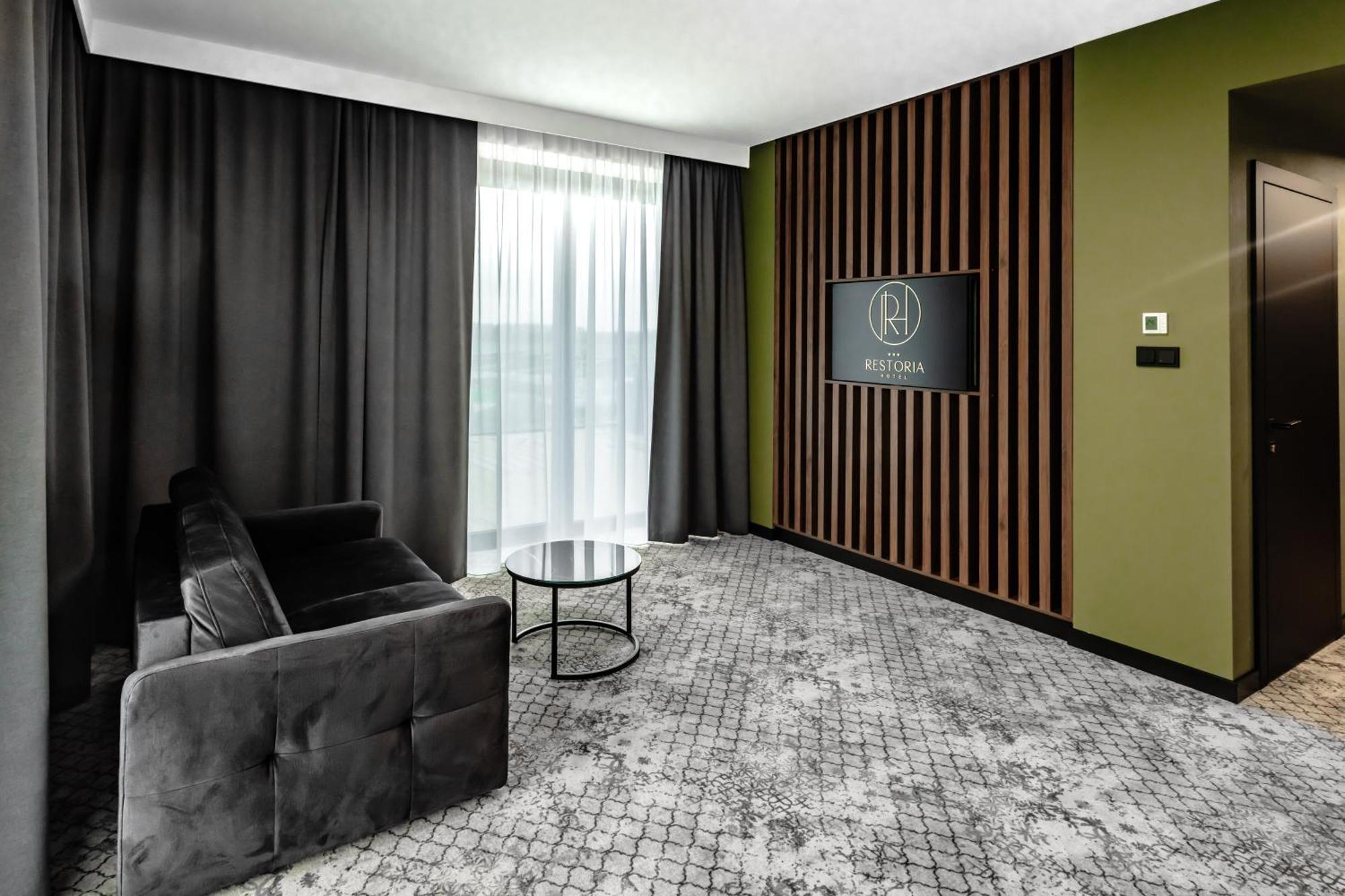 Restoria Hotel*** Radzyn Podlaski Buitenkant foto