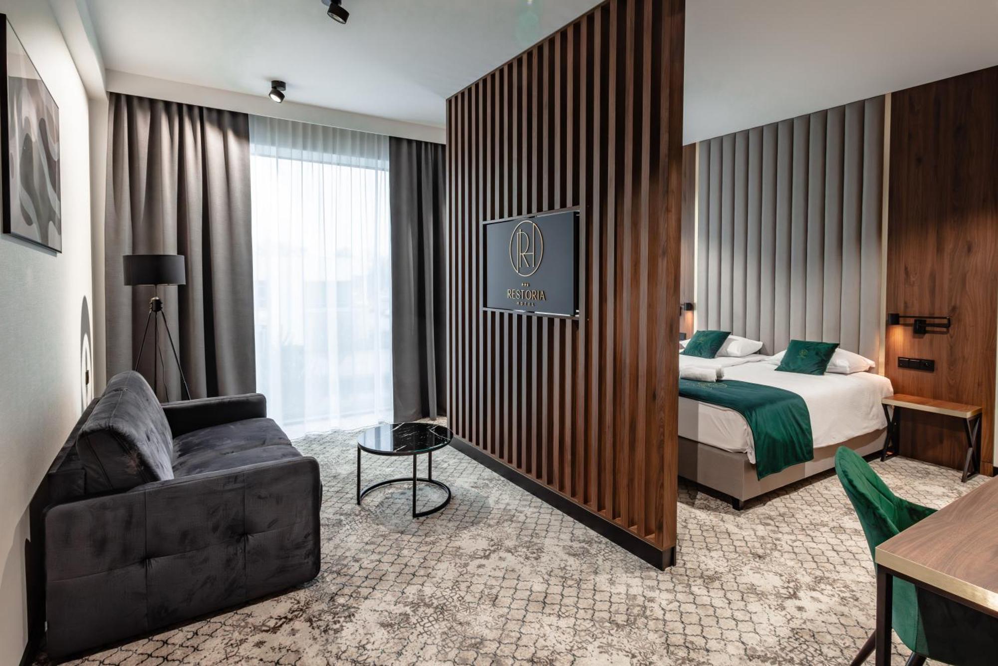 Restoria Hotel*** Radzyn Podlaski Buitenkant foto