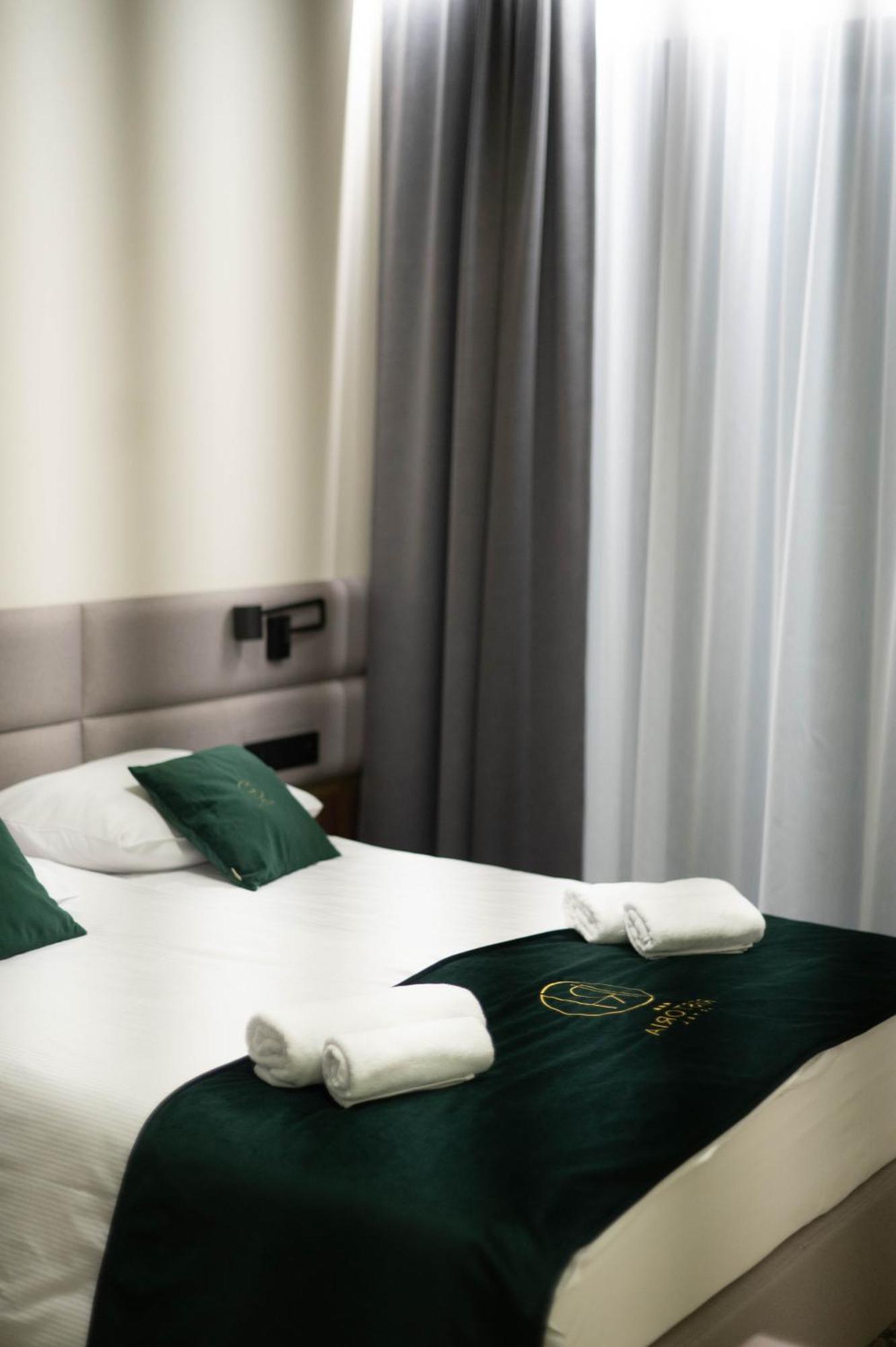 Restoria Hotel*** Radzyn Podlaski Buitenkant foto