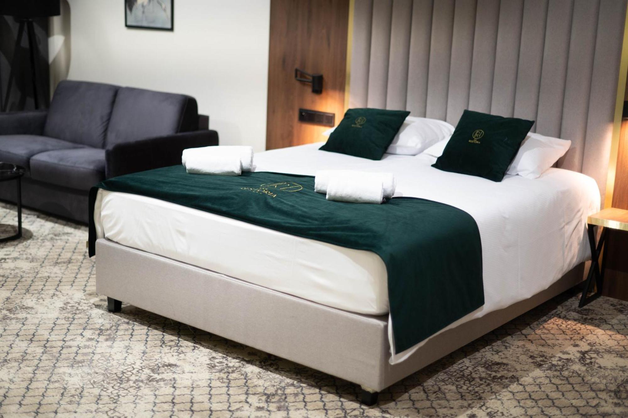 Restoria Hotel*** Radzyn Podlaski Buitenkant foto